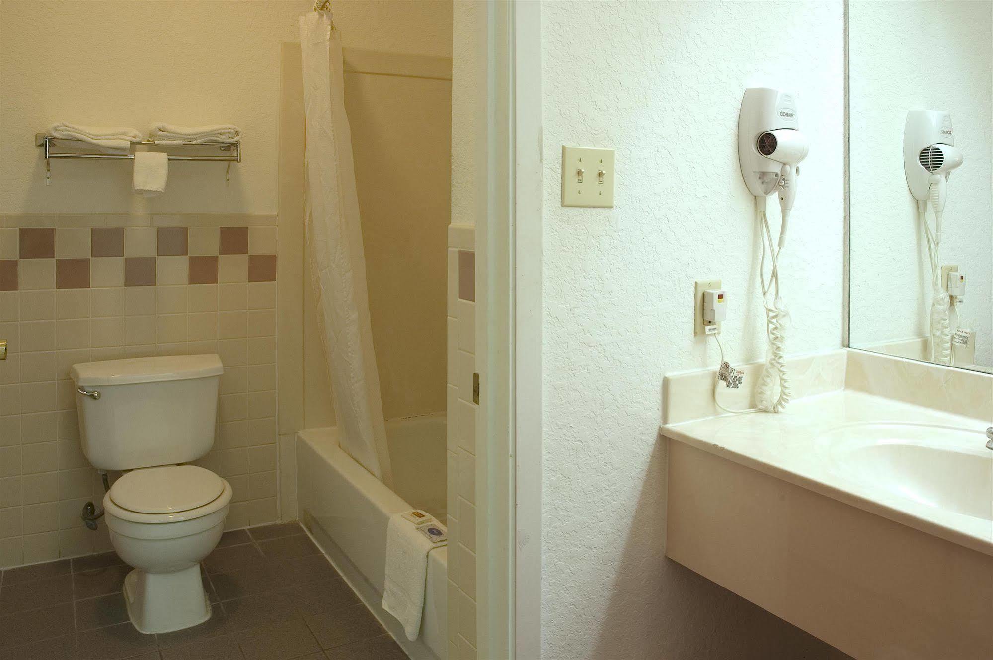 Budget Host Hempstead Inn Brookhollow/Energy Corridor Houston Esterno foto